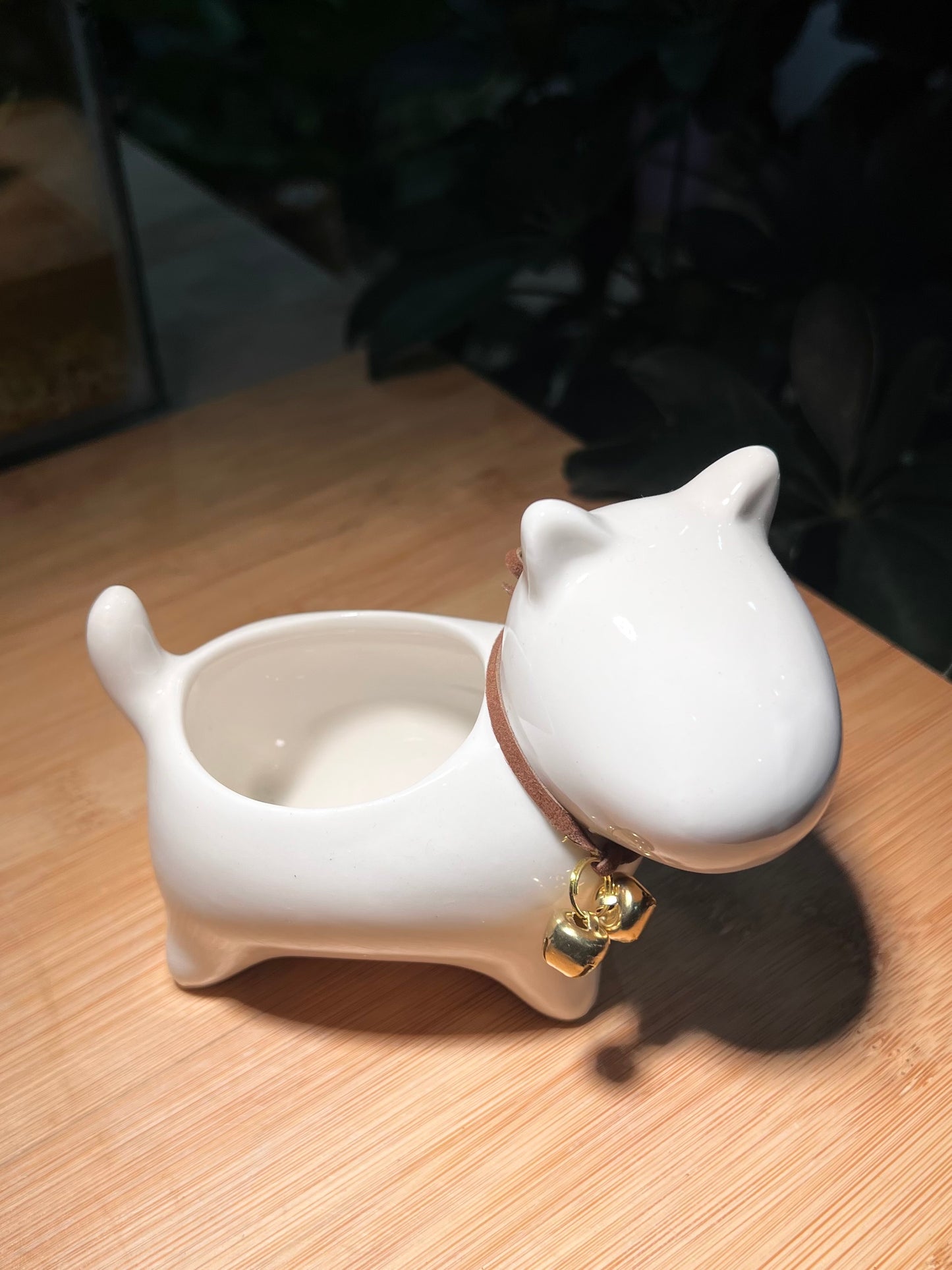Short Tail Adorable Doggie Ceramic Pot