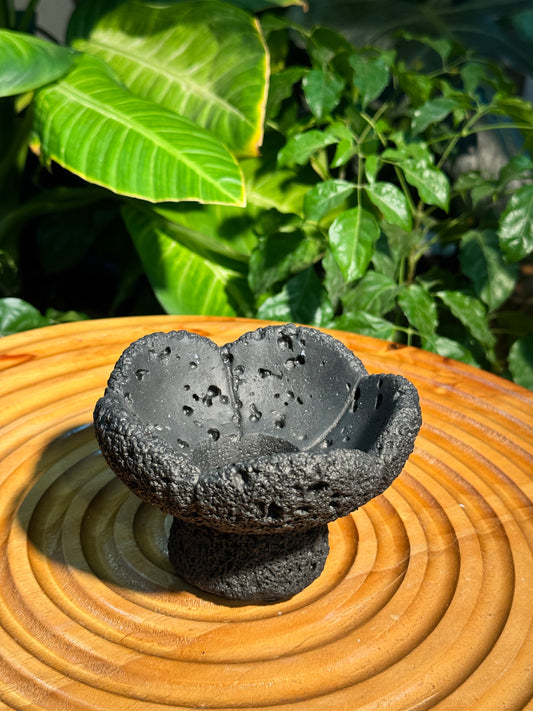 Flower-like Zen Black Pot