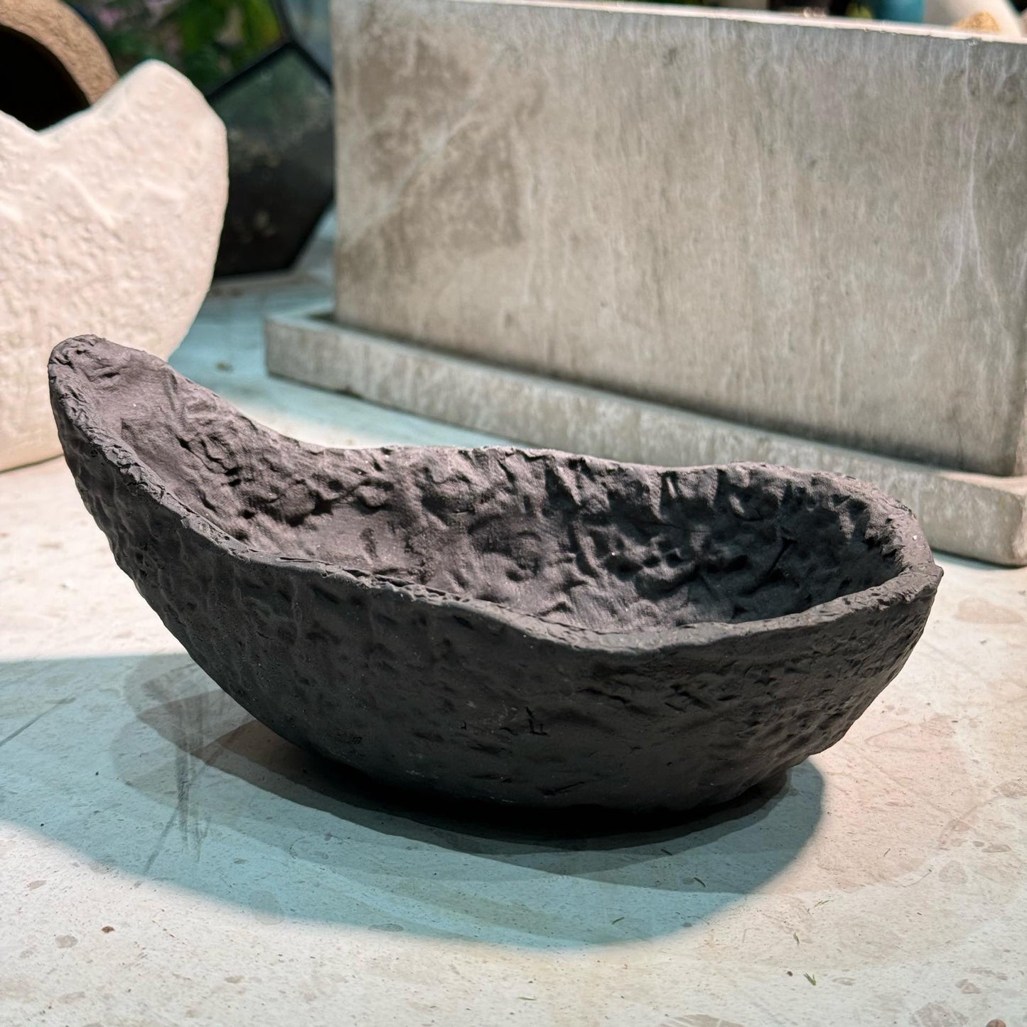 Teardrop-shaped Faux Pot